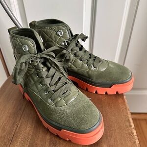 Keds Soho quilted boot size 8